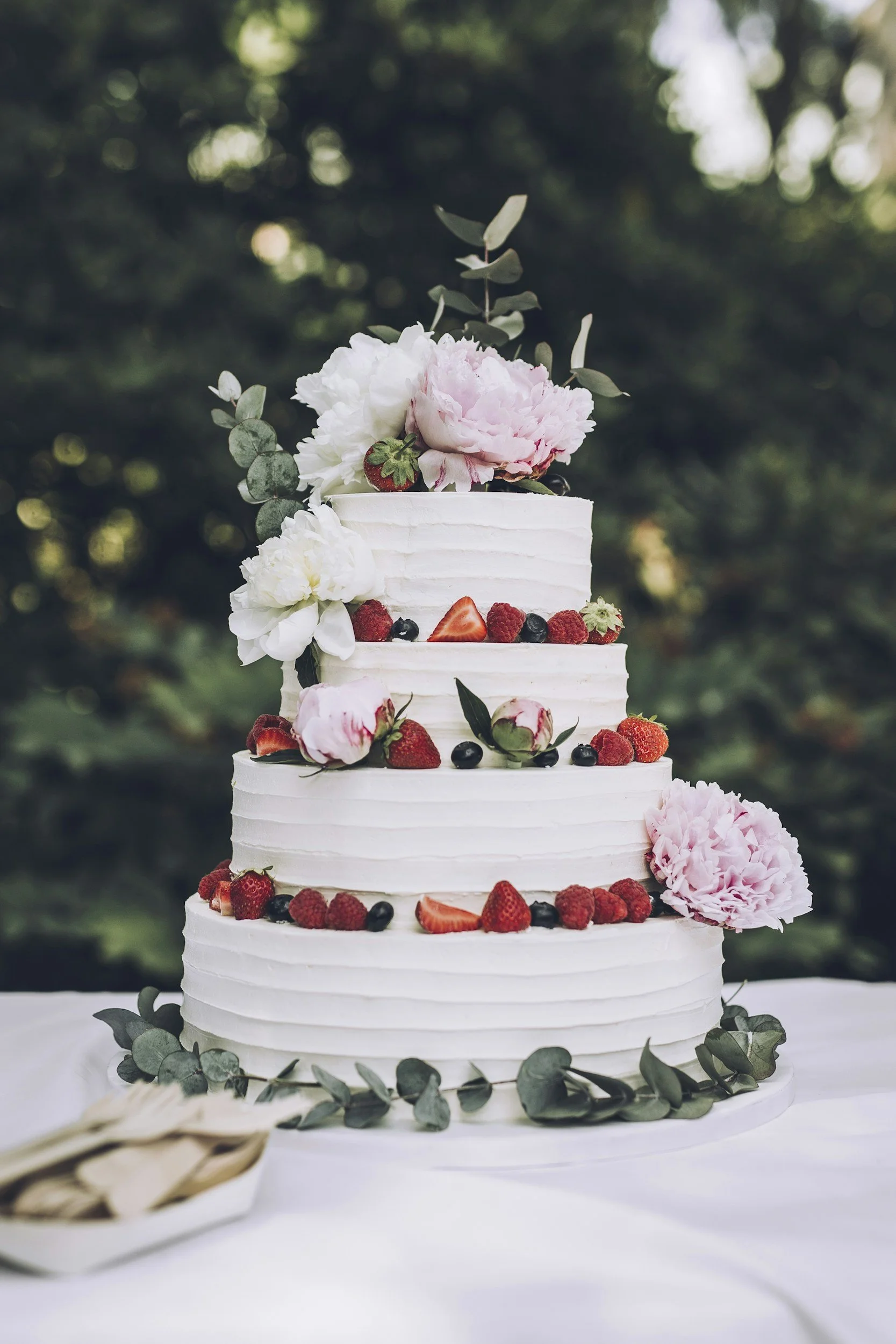 Elegant wedding cake